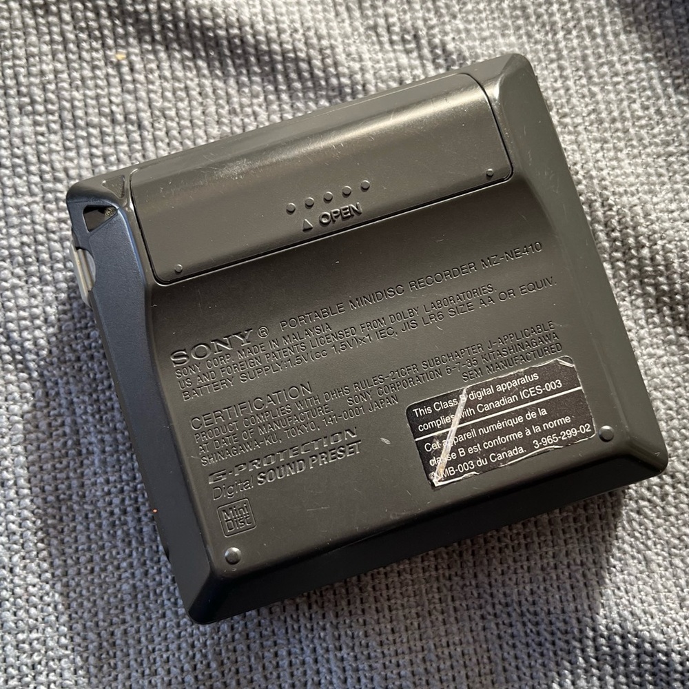 Sony Walkman Net MD MZ-NE410 Silver Minidisc Player Working Portable Music Retro - Picture 6 of 13